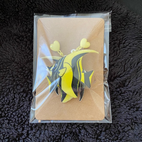 Vintage 80’s Earrings yellow and black Angelfish dangle earrin… - Picture 4 of 5